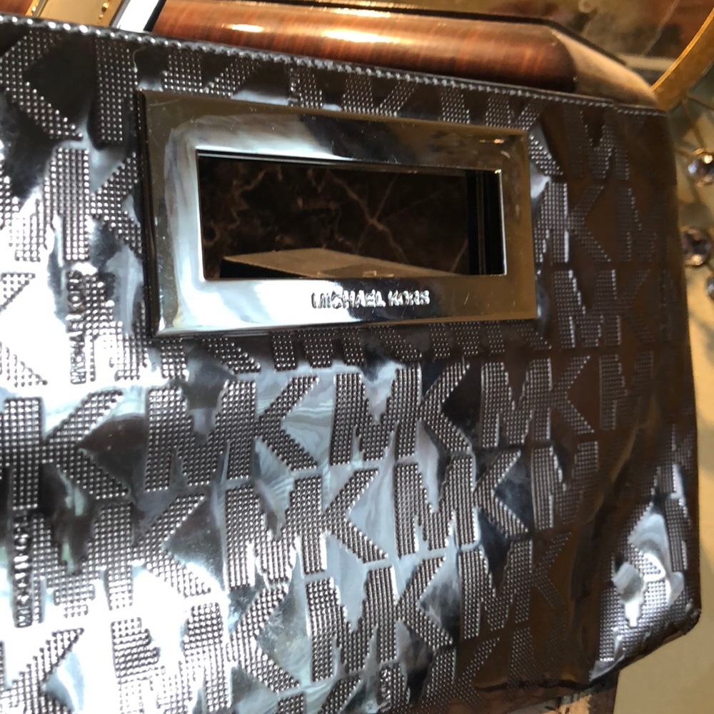 Micheal kors Clutch